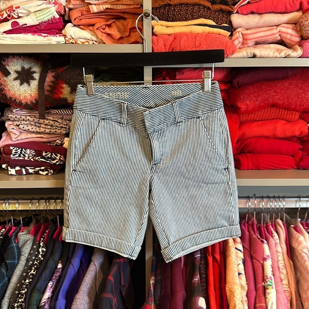 J Crew Andie cuffed blue and white pinstriped Bermuda 8” size 00 shorts​